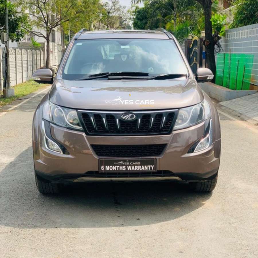 Mahindra XUV500 W10 AT